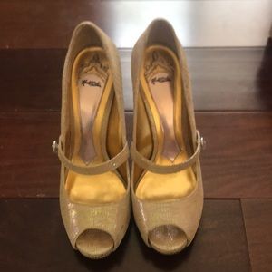 Hale Bob Oyster Billie peep toe Mary Jane heels